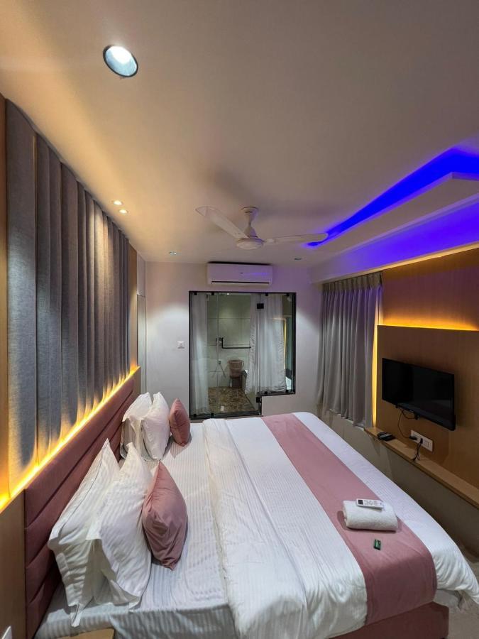 Hotel Cozzy Palace Szúrat Kültér fotó
